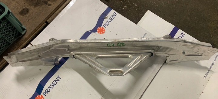 фото №1, Audi q8 q7 sq7 4m кронштейн розпірка 4m0806391d