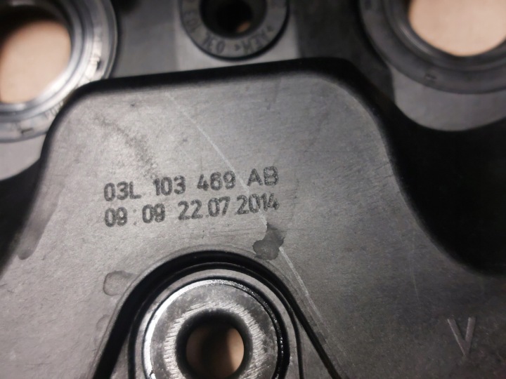 фото №5, Кришка клапанів 1.6 tdi cay vw seat skoda 03l103469ab