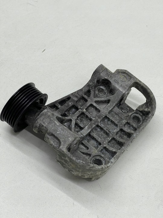 фото №5, Audi q7 4l 3.0 tdi лапи кріплення генератора + ролик