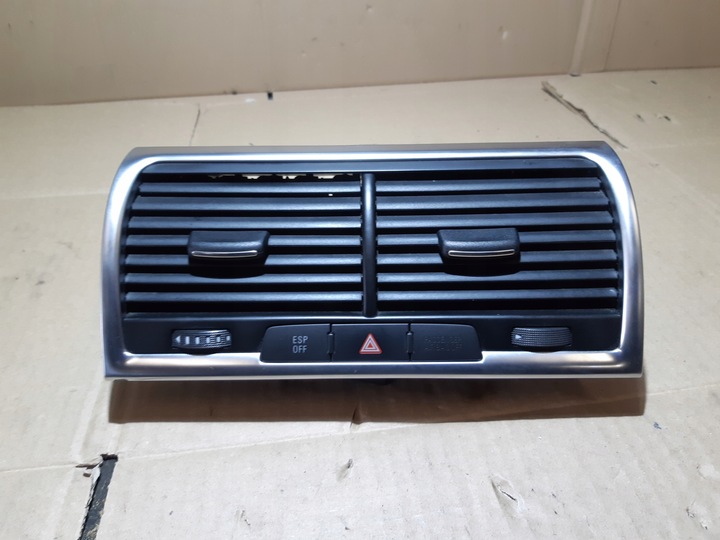 фото №12, Audi q7 4l середня решітка повітропровід 4l0820951