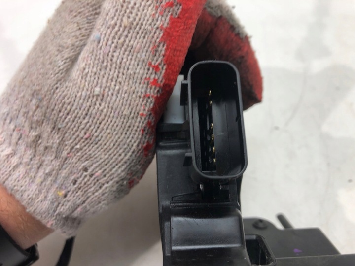 фото №5, Замок двері лівий перед kia ceed універсал 81310-a2100 12-18