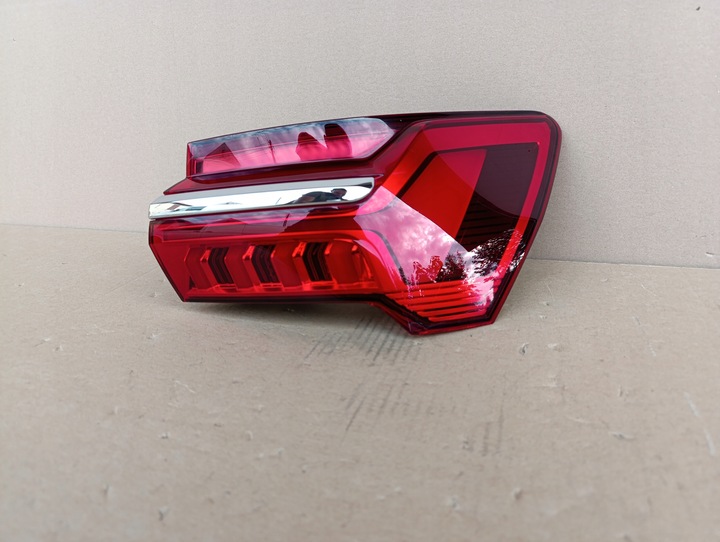 фото №12, Audi a6 c8 sedan лампа комбинированная правая зад задняя w крыло идеальная matrix