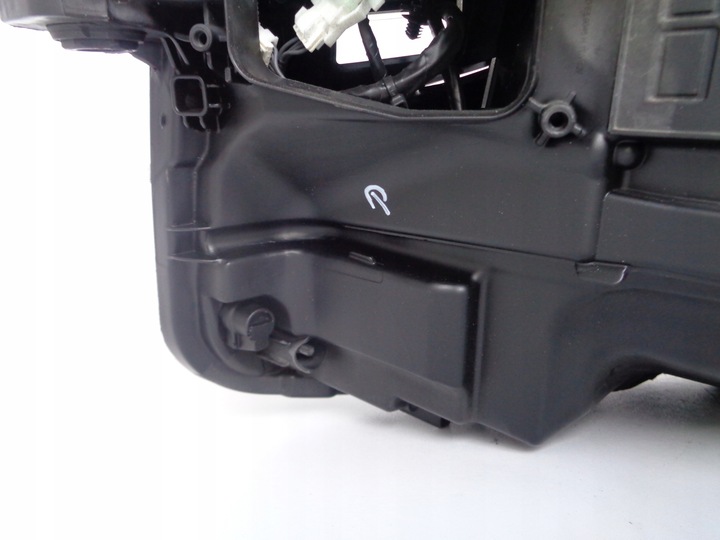 фото №7, Лампа права фара vw touareg iii 760 18- повний led