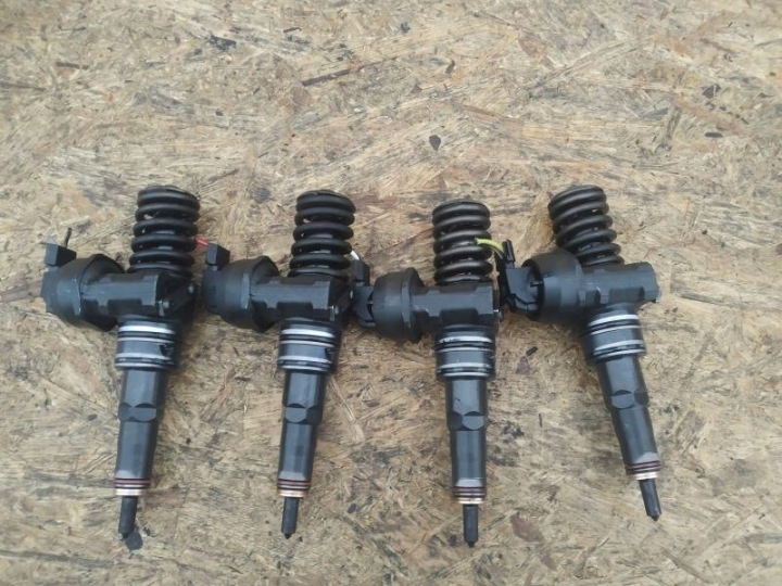 фото №6, Насос-форсунка форсунка 4 штуки. seat toledo iii 1.9 tdi 038130073ag