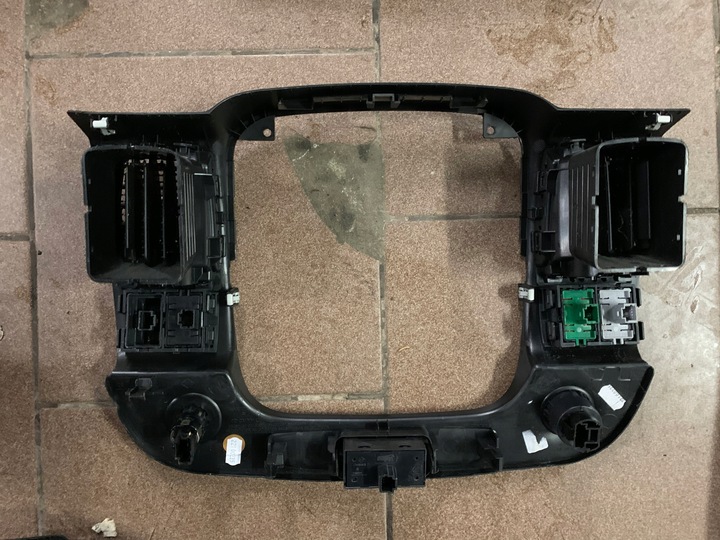 фото №8, Trafic iii рамка панель средний воздуховоды vivaro b