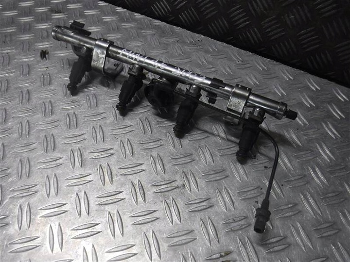 фото №1, Планка впрыскивающий mini cooper r50 1.6 w10 kpl