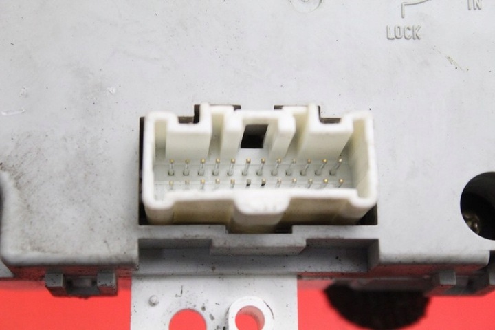 фото №6, Панель керування повітропровід клімат e0002c mazda 6 1 i gg 02-05