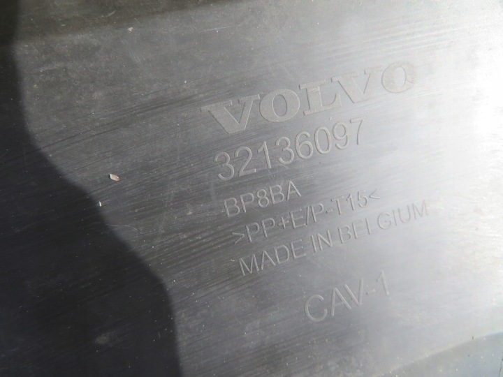 фото №11, Накладка спойлер volvo xc40 перед 32136097