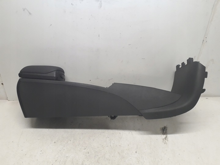 фото №9, Volvo v50 04-12 туннель средний бардачок подлокотник 8687408