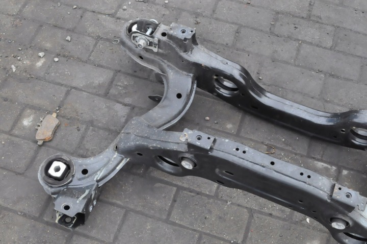 фото №8, Mercedes eqb x243 подрамник подвески балка зад 24r 2433505301