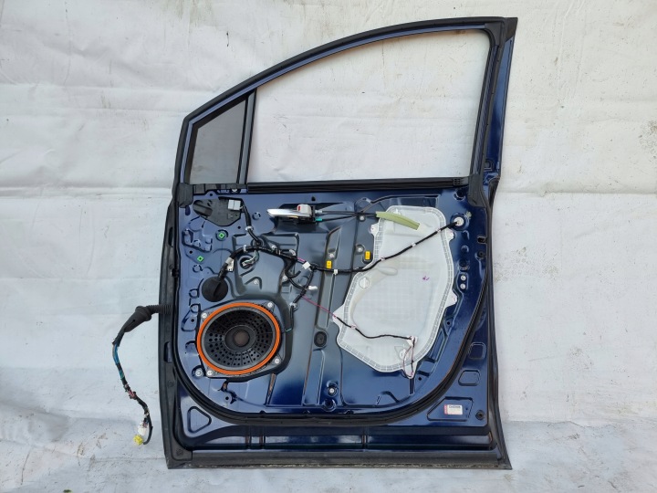 фото №10, Toyota sienna 2.5 гибрид xse дверь правая перед комплектные jbl 2022-