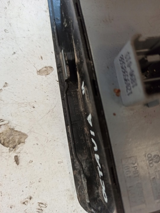 фото №9, Skoda octavia ii 2.0 tdi переключатель стекло 1z0959858b 3t1867171