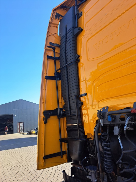 фото №5, Спойлеры ветровики кабины комплект volvo fh 4 евро 6 globetrotter