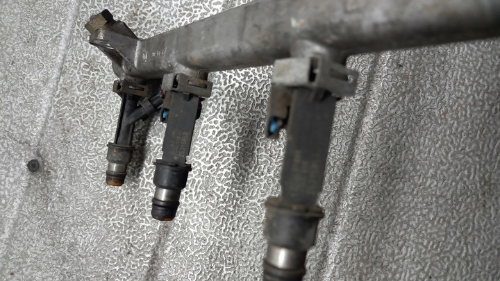 фото №5, Планка впрыскивающий daewoo tacuma 2.0b 02r 90411551