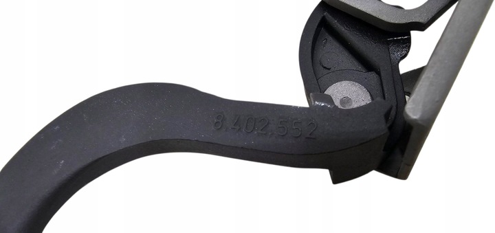 фото №9, Bmw x5 e53 зажим крышки двигатель ручка засов замок капота оригинал 8402552