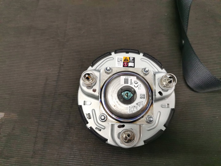 фото №12, Toyota yaris iv 4 2024 панель раздаточная консоль подушка безопасности ремни оригинальная