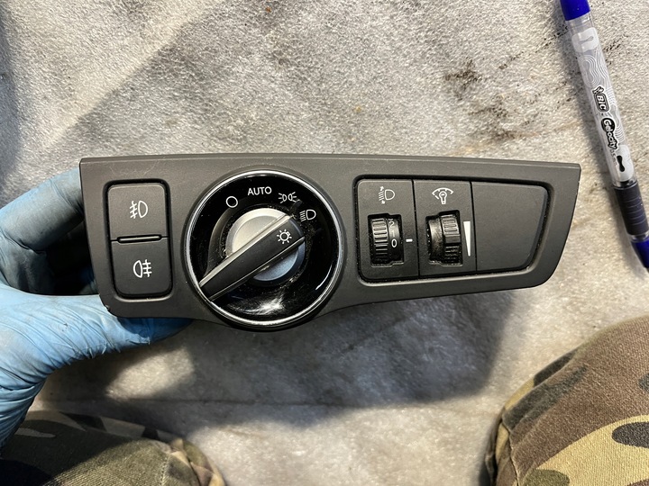 фото №1, 15 hyundai i40 перемикач вимикач світла 93300-3z100