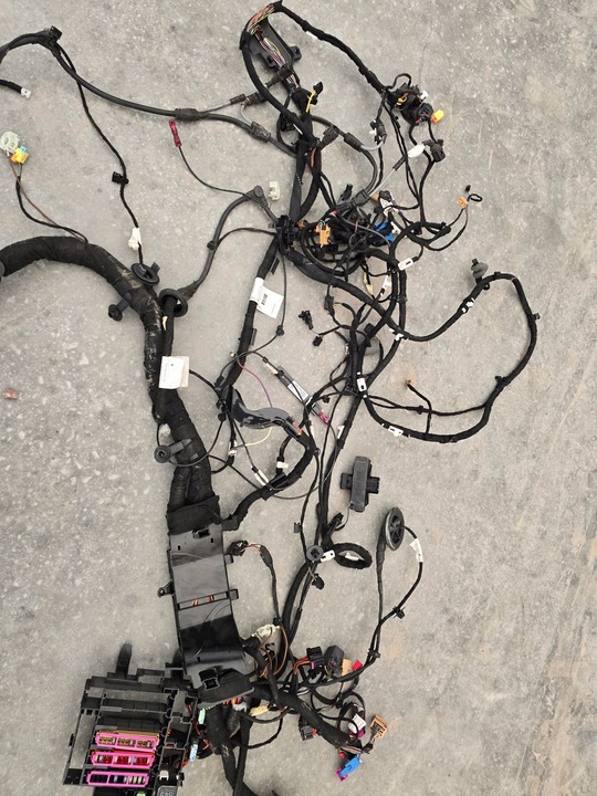 фото №14, Audi q7 15- установка жгут кабины