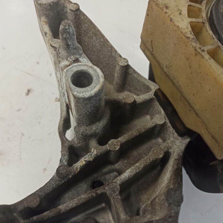 фото №15, Renault kangoo ii подушка кронштейн двигателя правая 112848753r