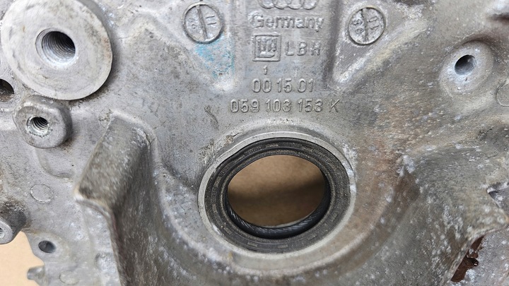 фото №12, Audi a6 c5 passat b5 2.5 tdi v6 корпус вала насоса масла 059103153k