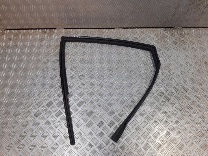 фото №1, Captiva прокладка рамка стёкла левый зад