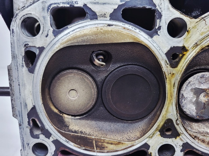 фото №12, Головка двигателя vw golf iv 1.6 8v 06b103373a