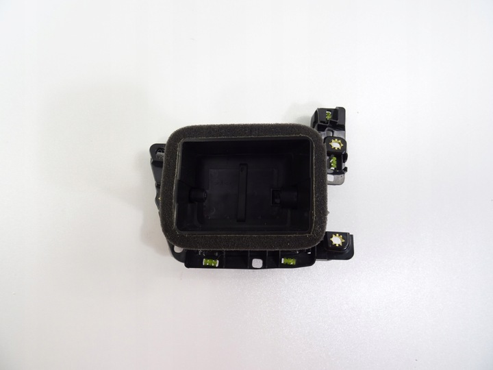 фото №9, Audi a1 ii 82a решітка повітропровід права 82b820902c