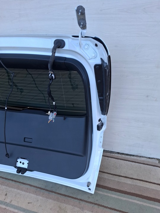 фото №12, Крышка зад задняя ford kuga mk3 рестайлинг камера 2024r замороженный белый