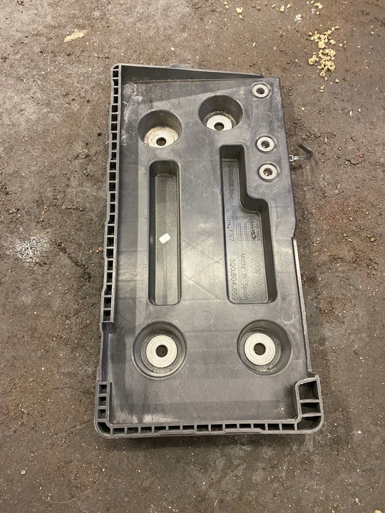 фото №1, Vw passat b8 основа акумулятора 3q0804869