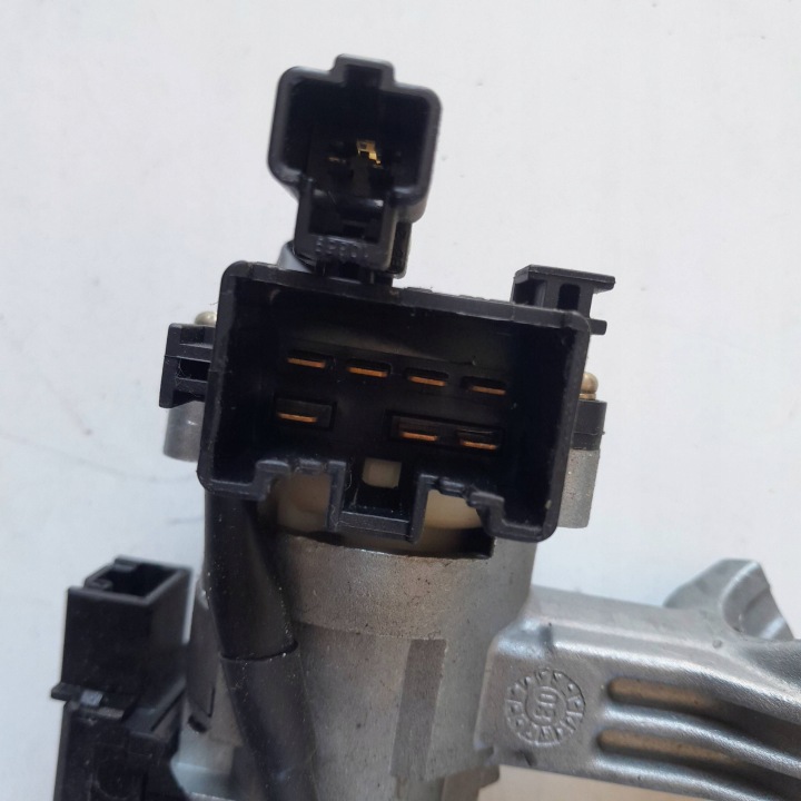 фото №8, Блок управления  иммобилайзер двигателя toyota corolla e120 1.6 i e130 2750009341