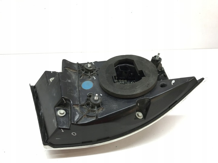 фото №13, Tesla s лампа задняя правая зад 6005921-00-f