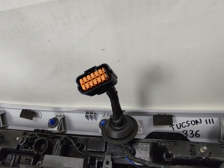 фото №15, Hundai tucson iv накладка крышки зад камера лампа 20-