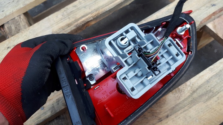 фото №10, A4 b8 s4 лампа левый зад w крышка багажника универсал