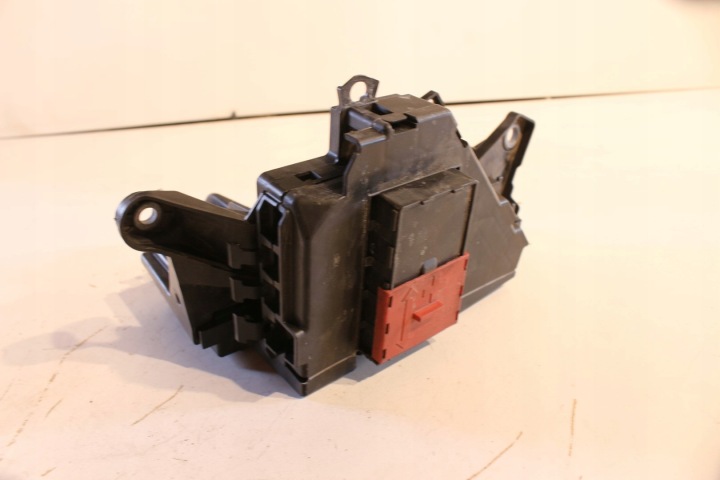 фото №9, Коробка запобіжників 2055402250 mercedes w205