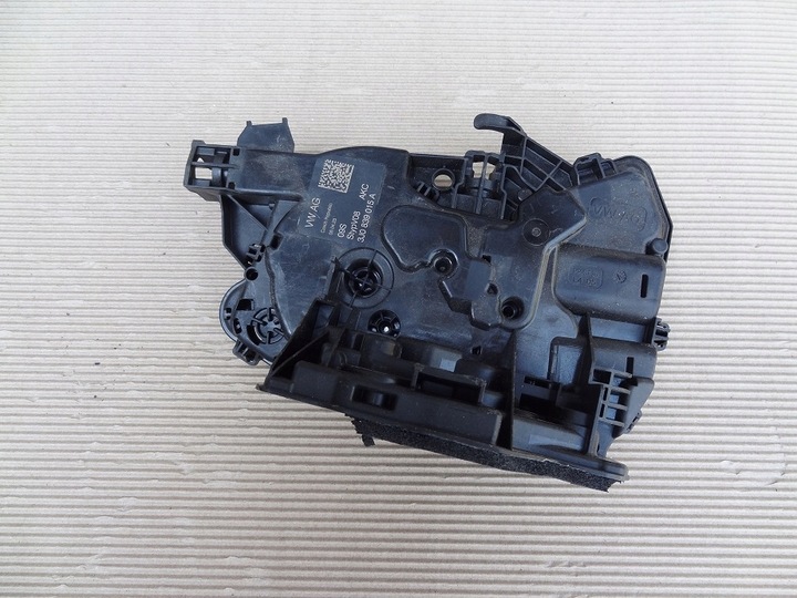 фото №1, Левый замок дверь зад 3j0839015a vw golf viii