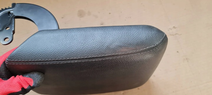 фото №9, A4 b8 a5 подлокотник средний кожа кожаный чёрная nić