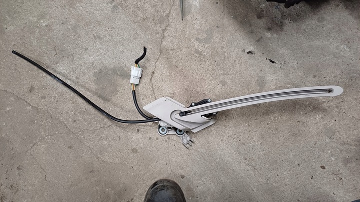 фото №1, Mercedes w212 универсал моторчик ролеты левый зад a2128202942