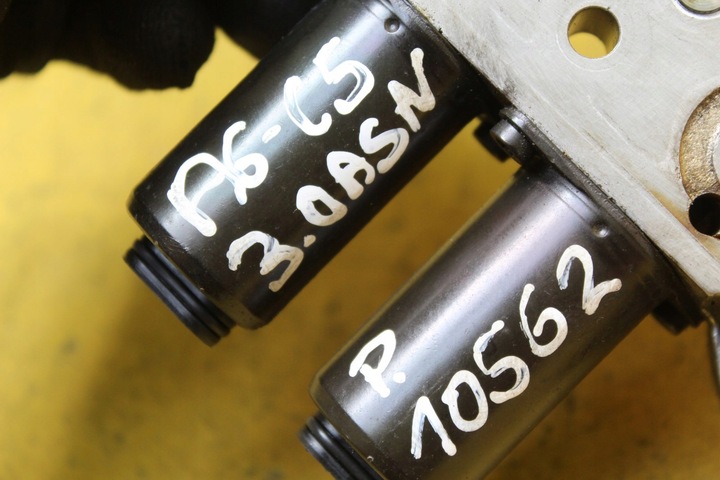 фото №9, Регулятор распределительный вал правый a6 c5 3.0 asn 06c103108d