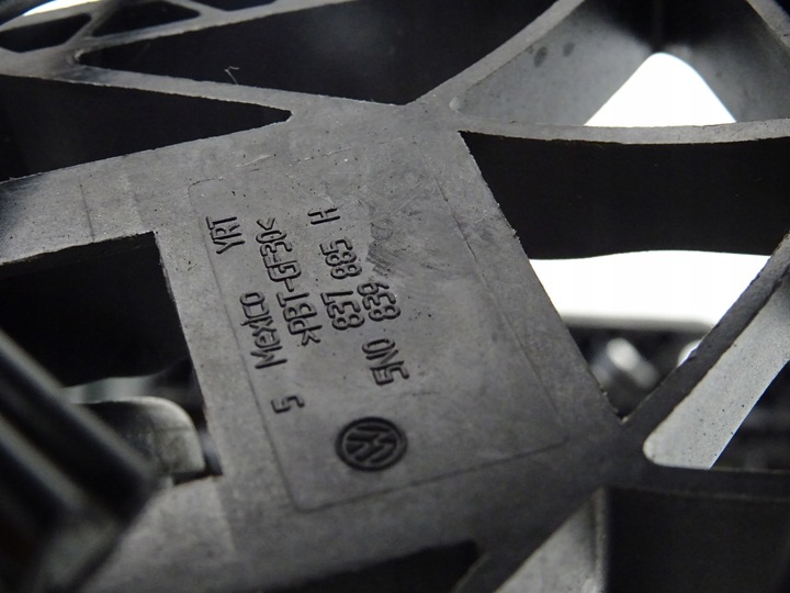 фото №3, Vw beetle 5c ручка дверь правая комплектная крепление