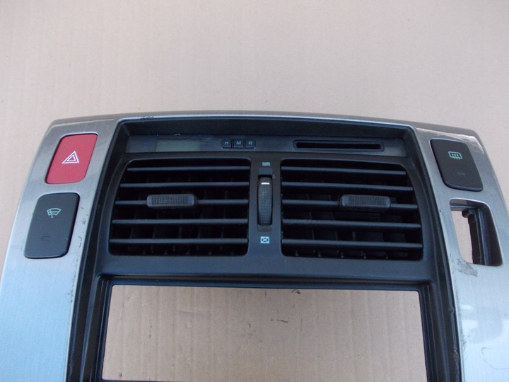 фото №8, Решётка воздуховод средняя рамка радио hyundai tucson i европа