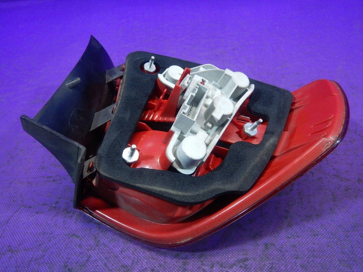 фото №5, Bmw e90 sedan 04-10 лампа зад правая 6937458