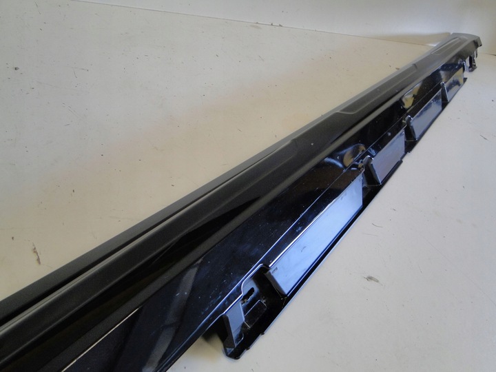 фото №5, Mercedes eqs 296 x296 планка порогова права amg