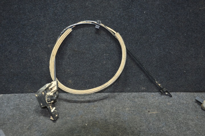 фото №1, Vw up 1.0 mpi трос капота 1s0823531a