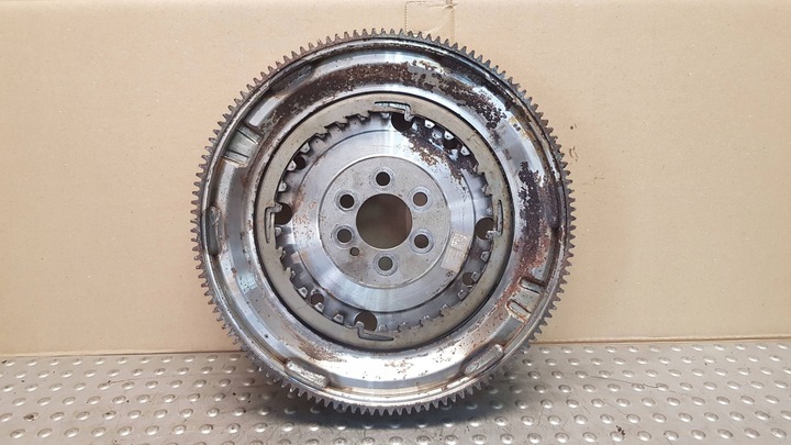 фото №1, Колесо двухмассовый dsg 04c105266f a1 82a ibiza 6f taigo t-cross t-roc 1.0tsi