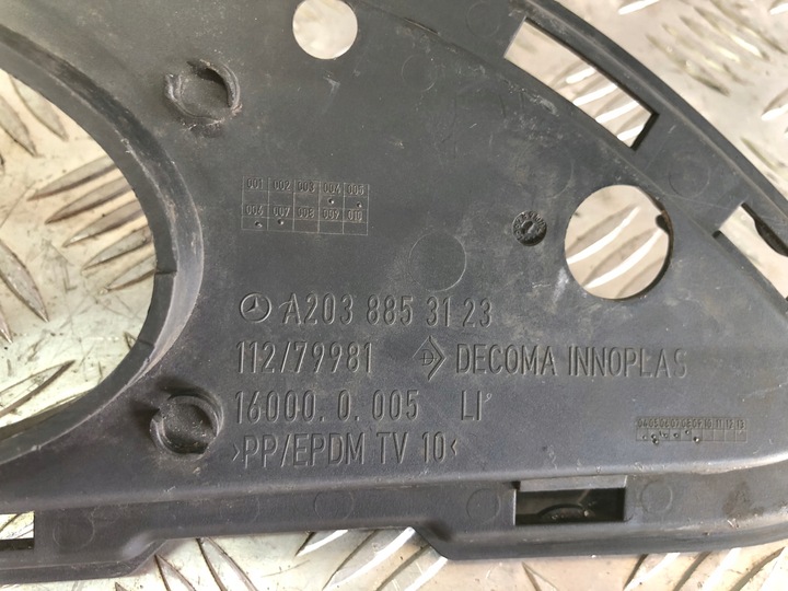 фото №2, Mercedes clc w203 решётка заглушка бампера левая галоген