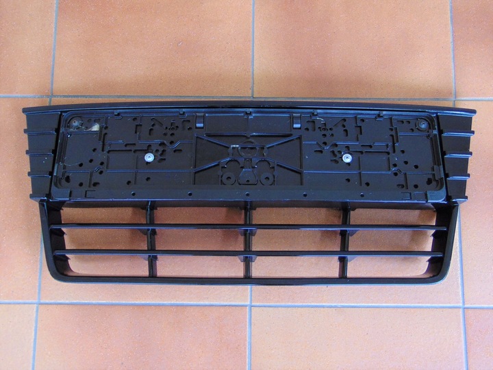 фото №1, Focus mk3 10-14 решітка бампера середня блиск