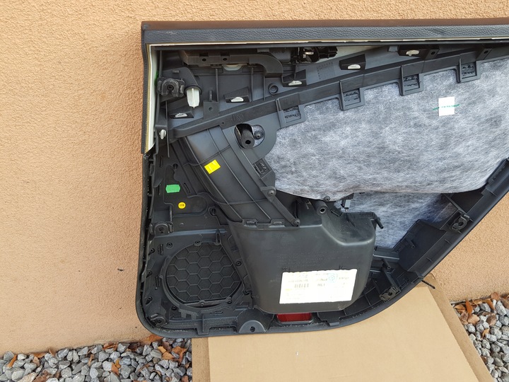 фото №12, Боковина дверь левый зад vw passat b6 универсал чёрный материал велюр