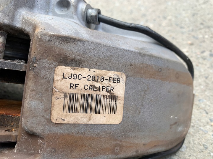 фото №13, Ford mustang mach-e rwd 2021r суппорт зажимы диск левый правый перед