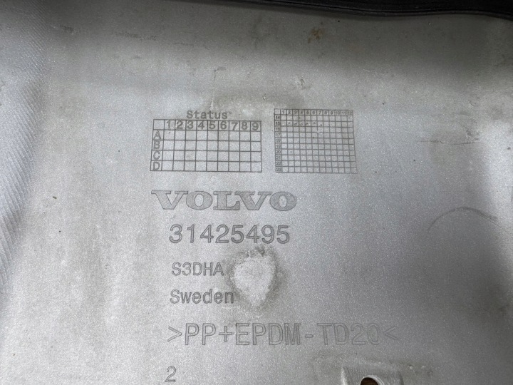 фото №12, Бампер перед передний volvo xc60 i 1 рестайлинг 13-17 омыватель 4pdc 31323765