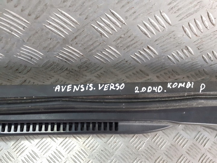 фото №6, Панель под лобовым стеклом toyota avensis verso 55708-44110